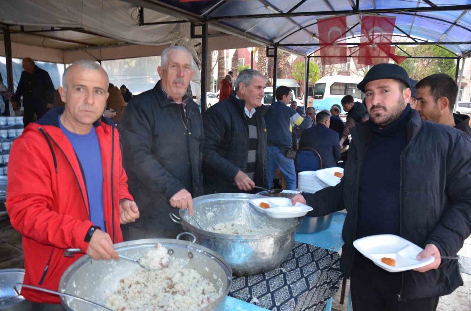 Yağmur bereketine ş&uuml;k&uuml;r hayrı

