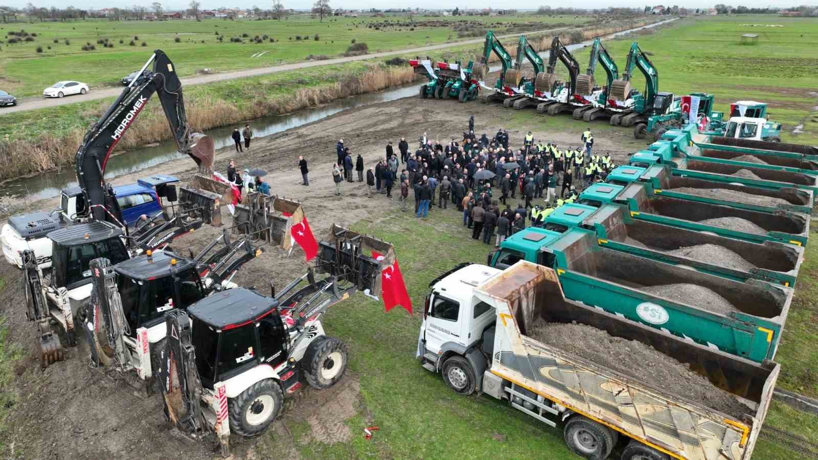 Bafra Ovası&rsquo;nda drenaj seferberliği başladı
