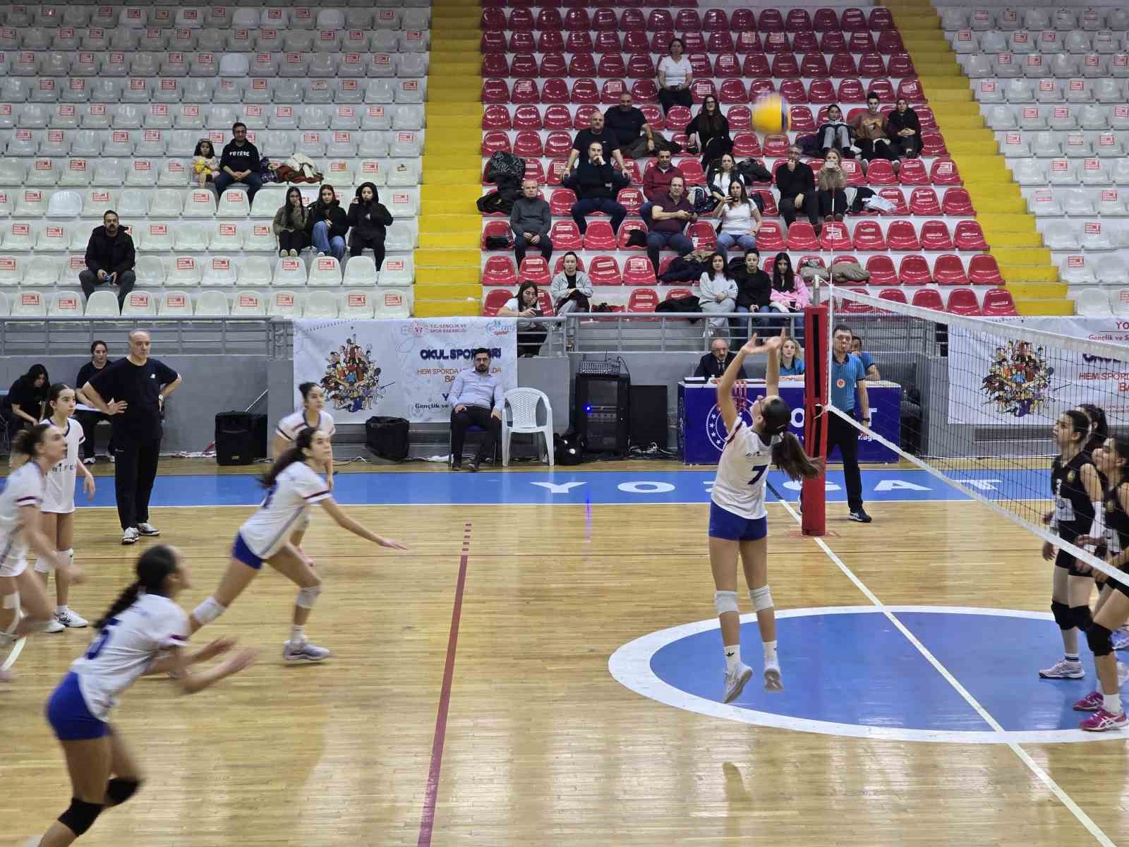 Yıldızlar Kız ve Erkek Türkiye Yarı Final müsabakaları sona erdi