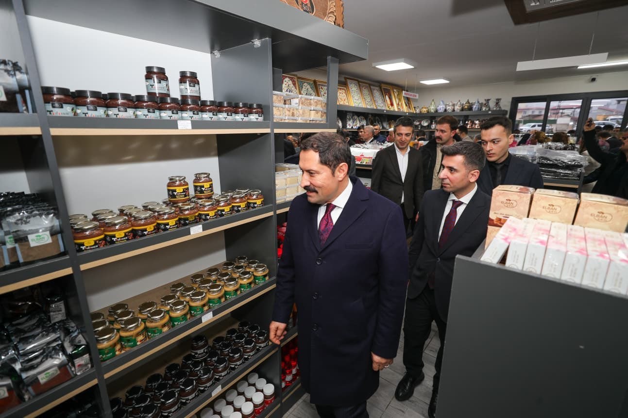 Kırıkhan&rsquo;da h&uuml;k&uuml;ml&uuml; ve tutukluların &uuml;rettikleri &uuml;r&uuml;nler işyurtları satış mağazasında satışa sunulacak
