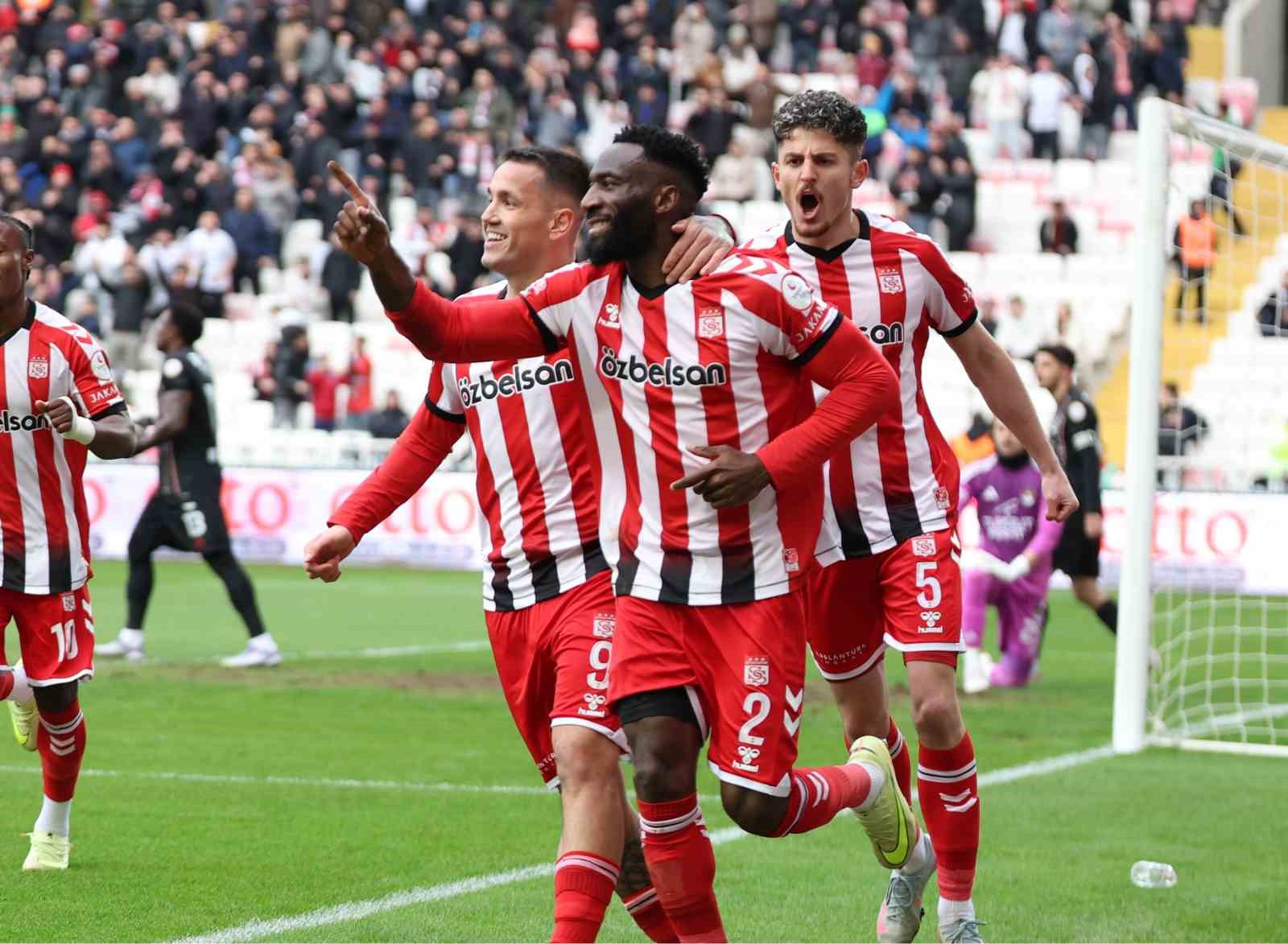 Trendyol 1. Lig: Özbelsan Sivasspor: 3 - Vanspor FK: 3