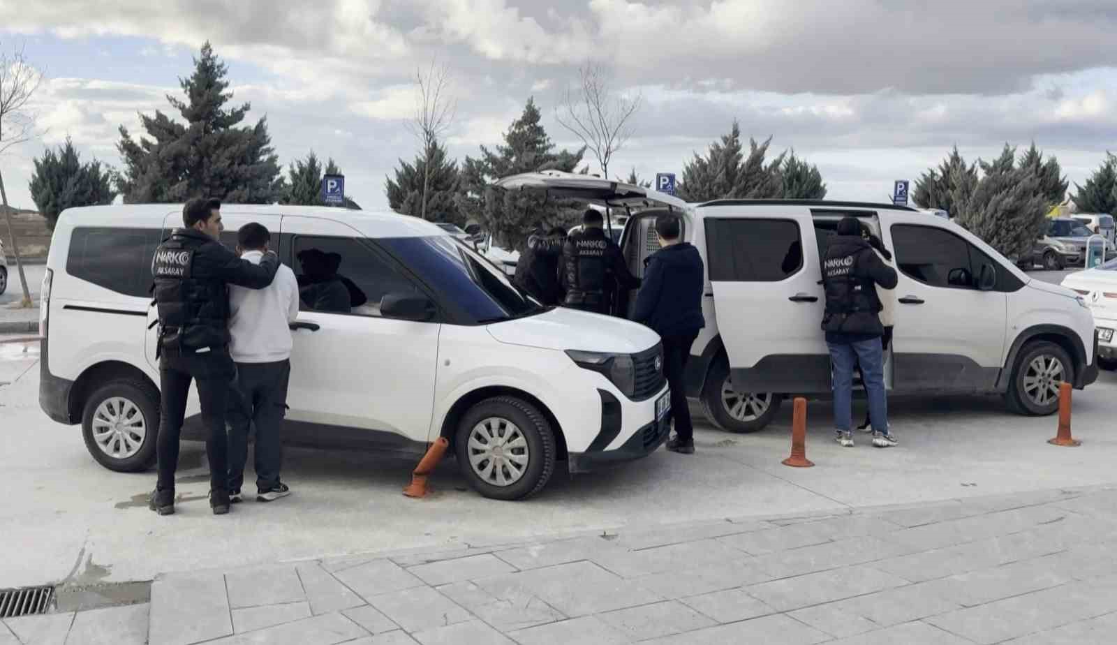 Aksaray&rsquo;da uyuşturucu operasyonu: 8 g&ouml;zaltı
