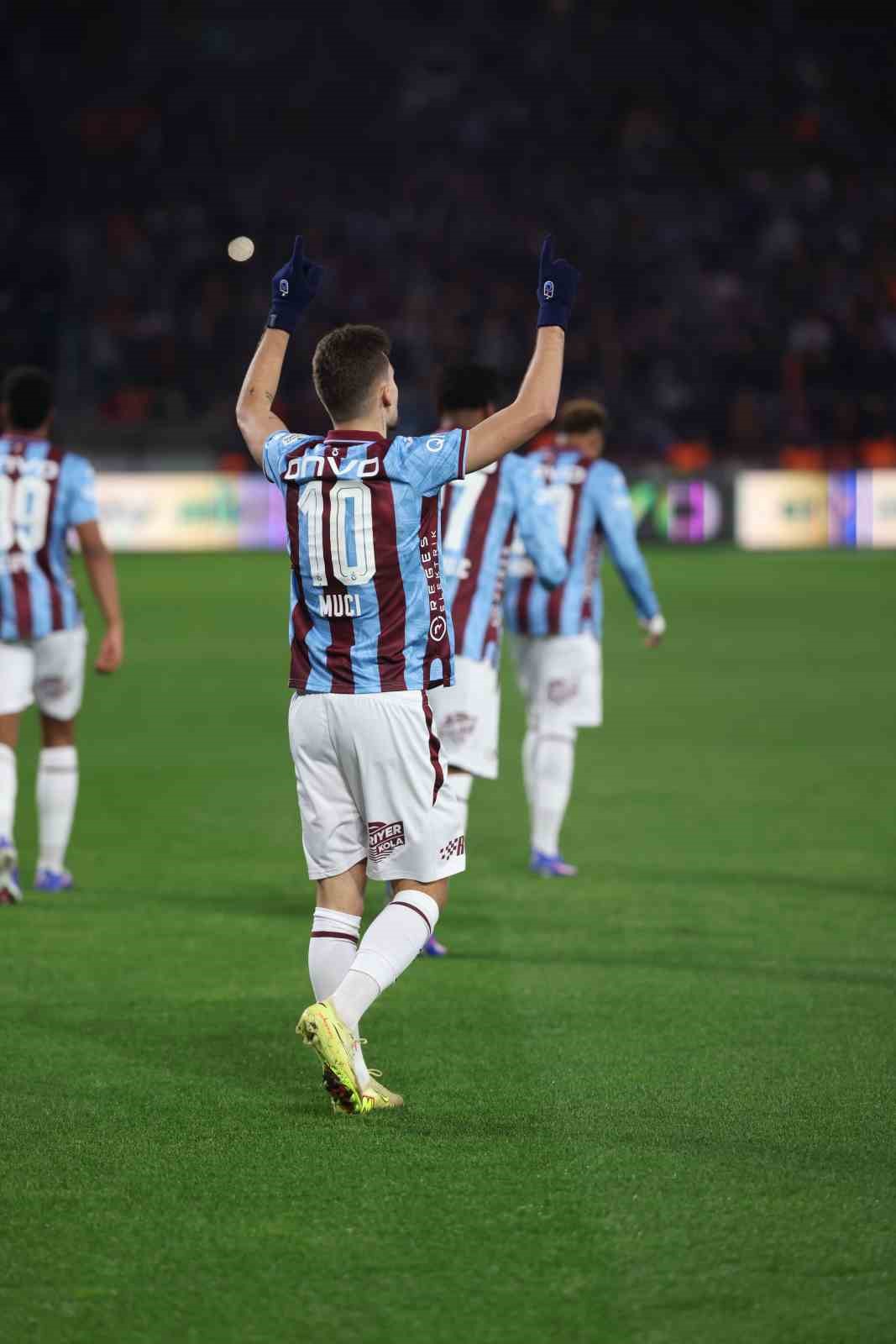 Trendyol S&uuml;per Lig: Trabzonspor: 2 - Fenerbah&ccedil;e: 2 (İlk yarı)
