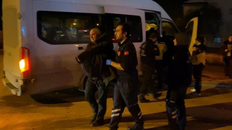 Bursa’da otomobil ile minibüs çarpıştı: 9 yaralı