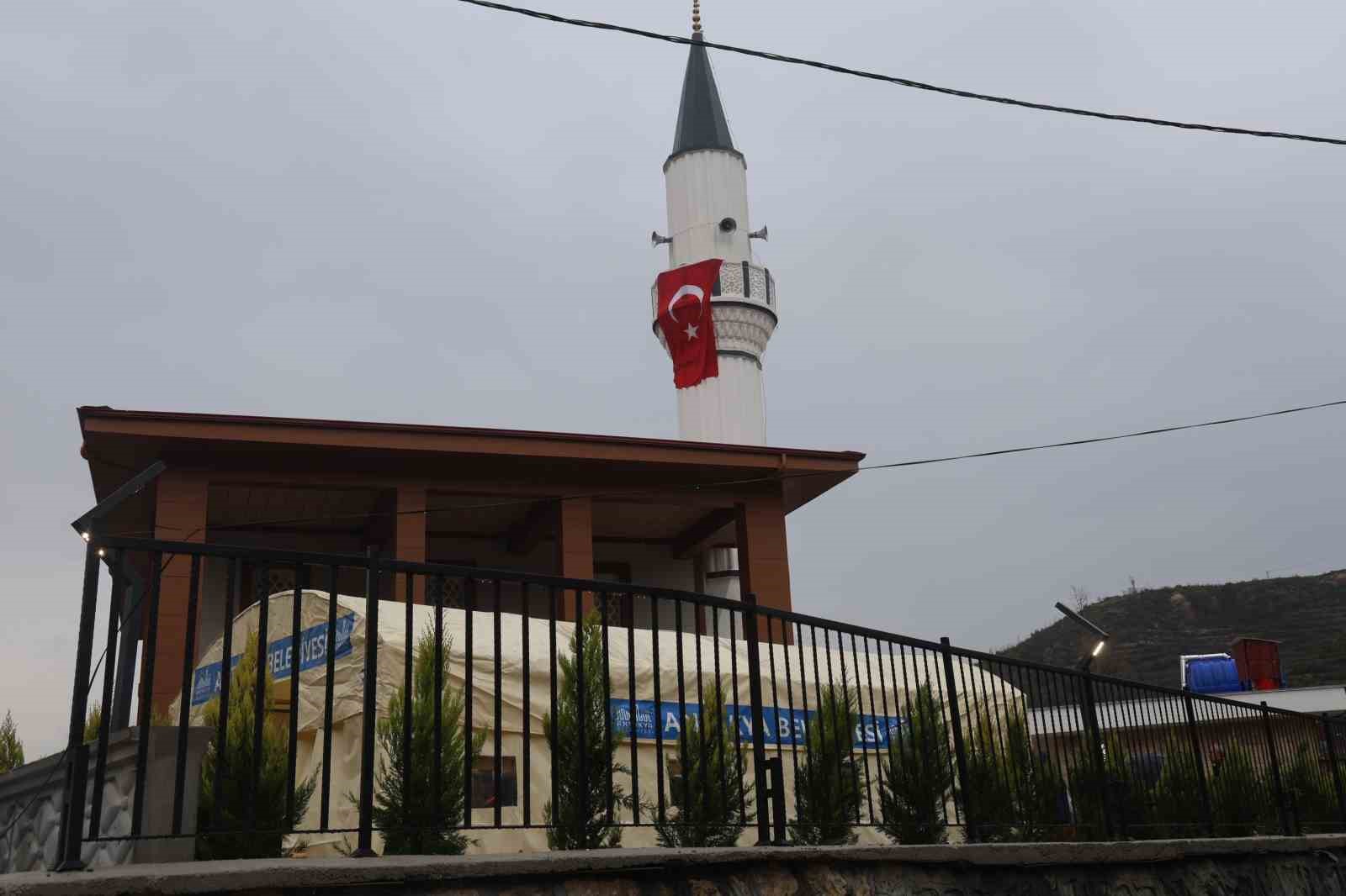 Asrın felaketinin ardından Hatay&rsquo;da 119&rsquo;uncu cami ibadete a&ccedil;ıldı
