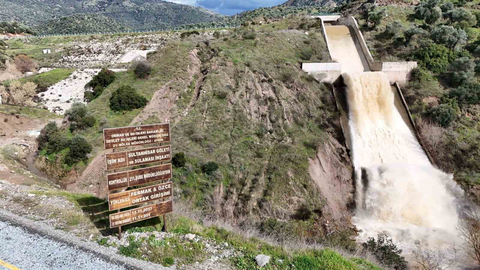 Sultanhisar&rsquo;da g&ouml;letler sağanakla doldu taştı
