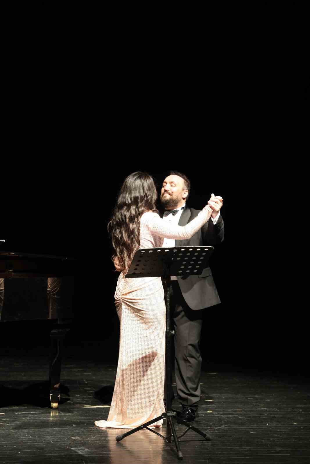 Nil&uuml;fer&rsquo;de m&uuml;zik dolu bir &rsquo;Sevgililer G&uuml;n&uuml;&rsquo; akşamı
