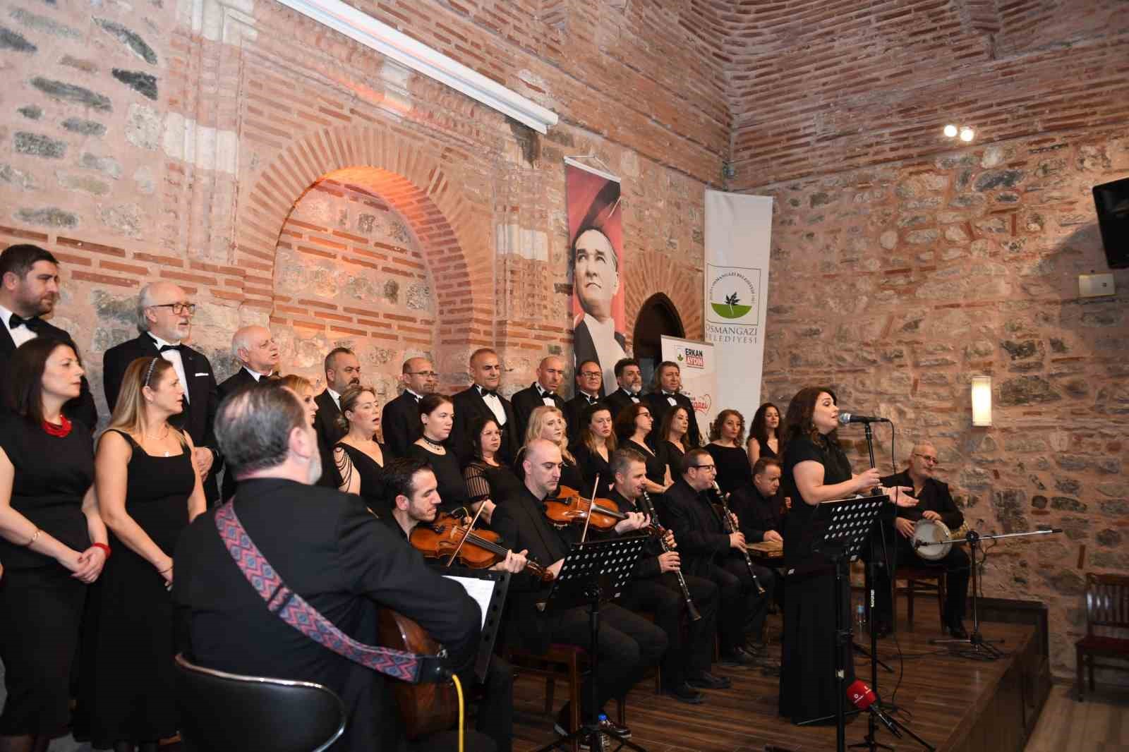 Osmangazi&rsquo;de 14 Şubat ezgileri y&uuml;kseldi
