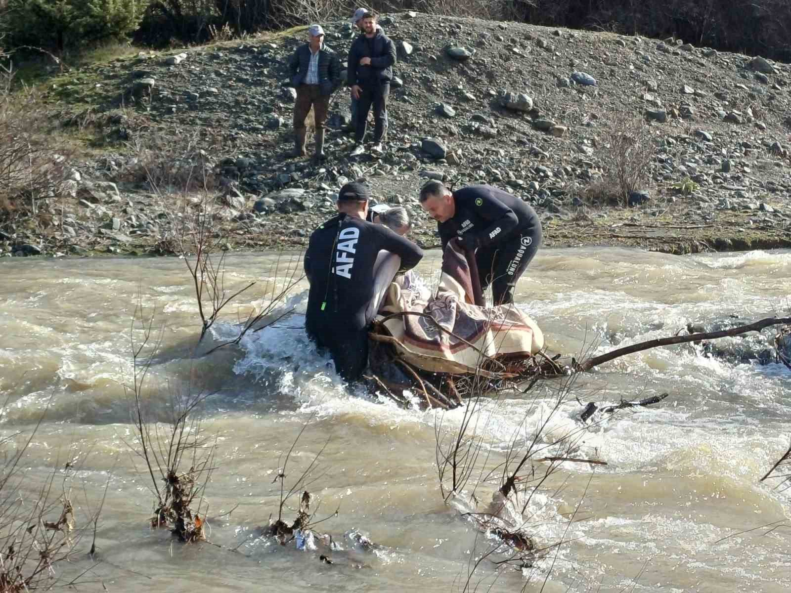 Tokat’ta kaybolan kadın dere yatağında ölü bulundu