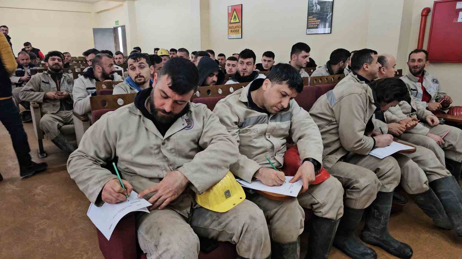 Zonguldak&rsquo;ta 9 bin 200 madenciye "bağımlılıkla m&uuml;cadele" eğitimi
