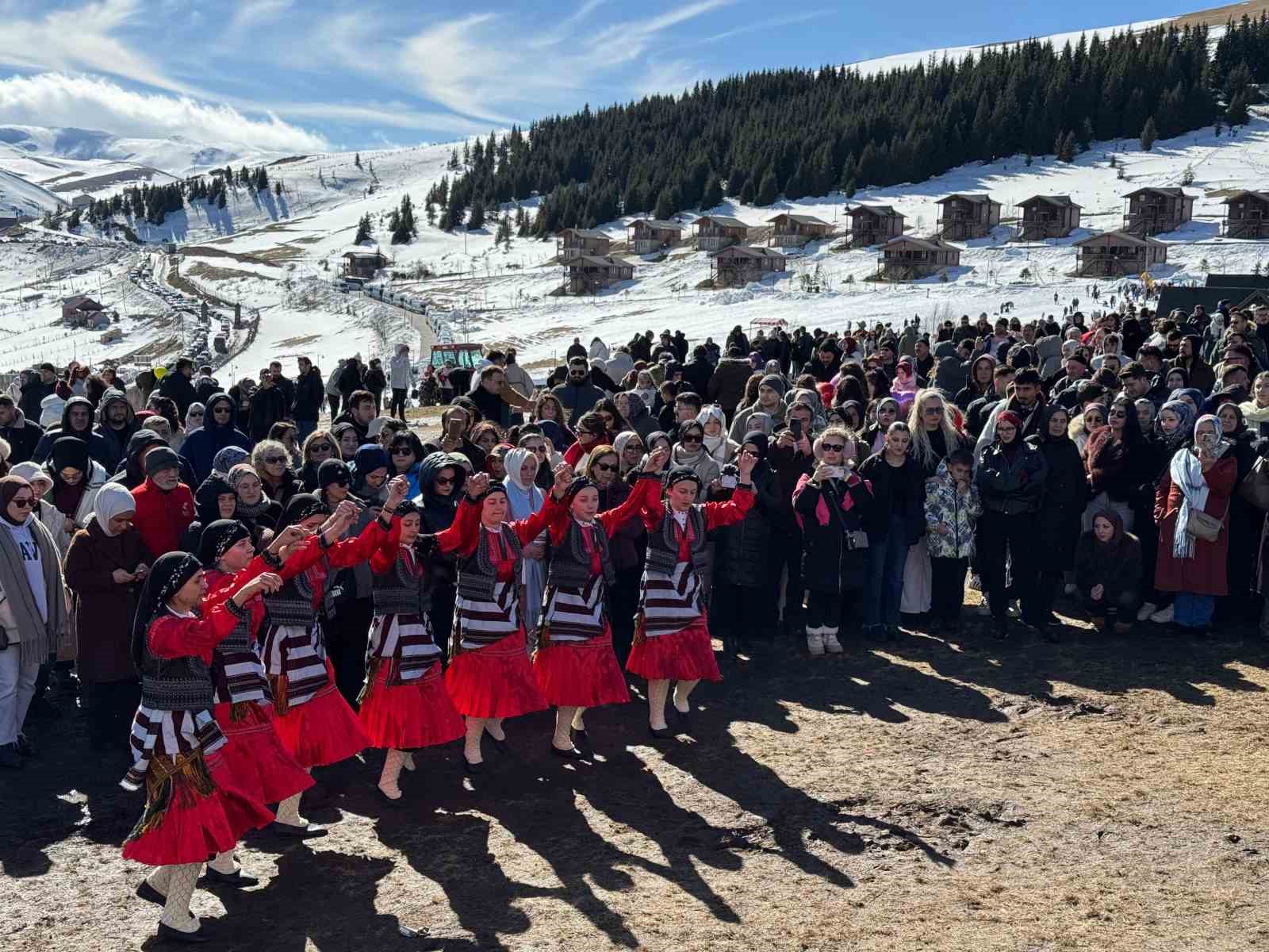 Giresun’da "Kar Festivali" renkli görüntülere sahne oldu