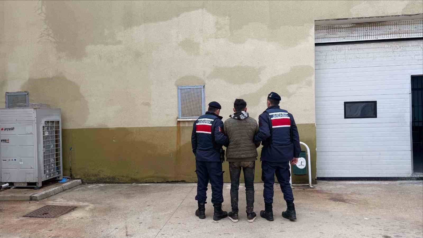 Kesinleşmiş 10&rsquo;ar yıl cezayla aranan 2 şahıs yakalandı
