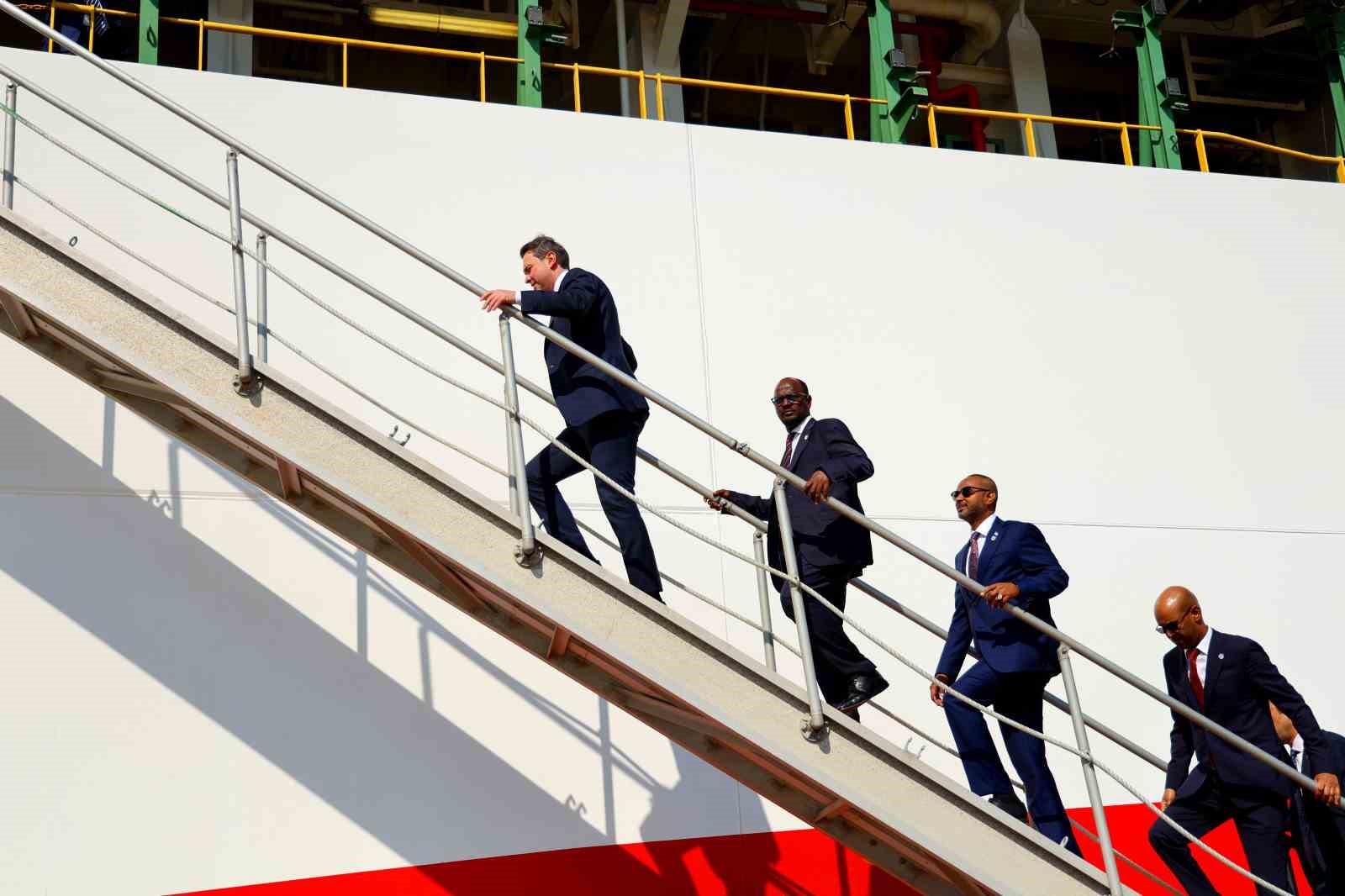 Çağrı Bey sondaj gemisi, Bakan Bayraktar’ın katıldığı törenle Somali’ye uğurlandı