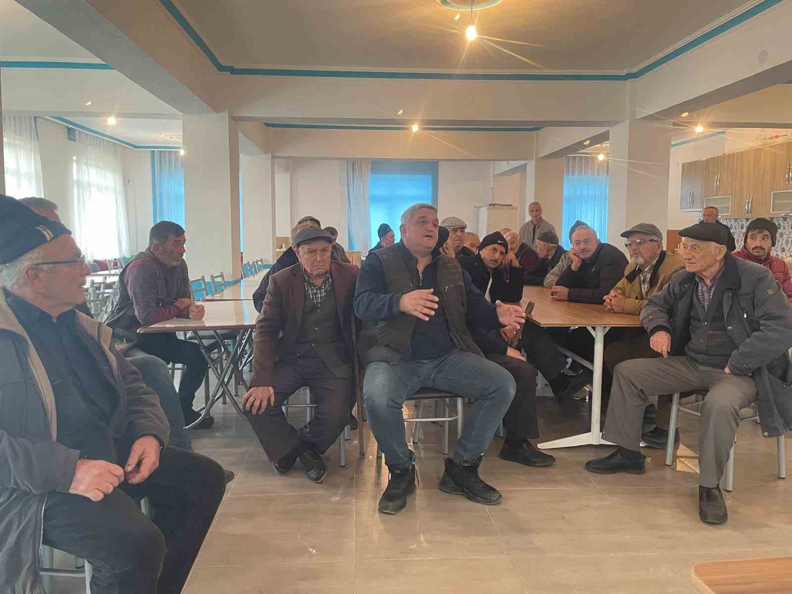 Akpınar k&ouml;y&uuml;nde &uuml;reticinin talepleri dinlendi
