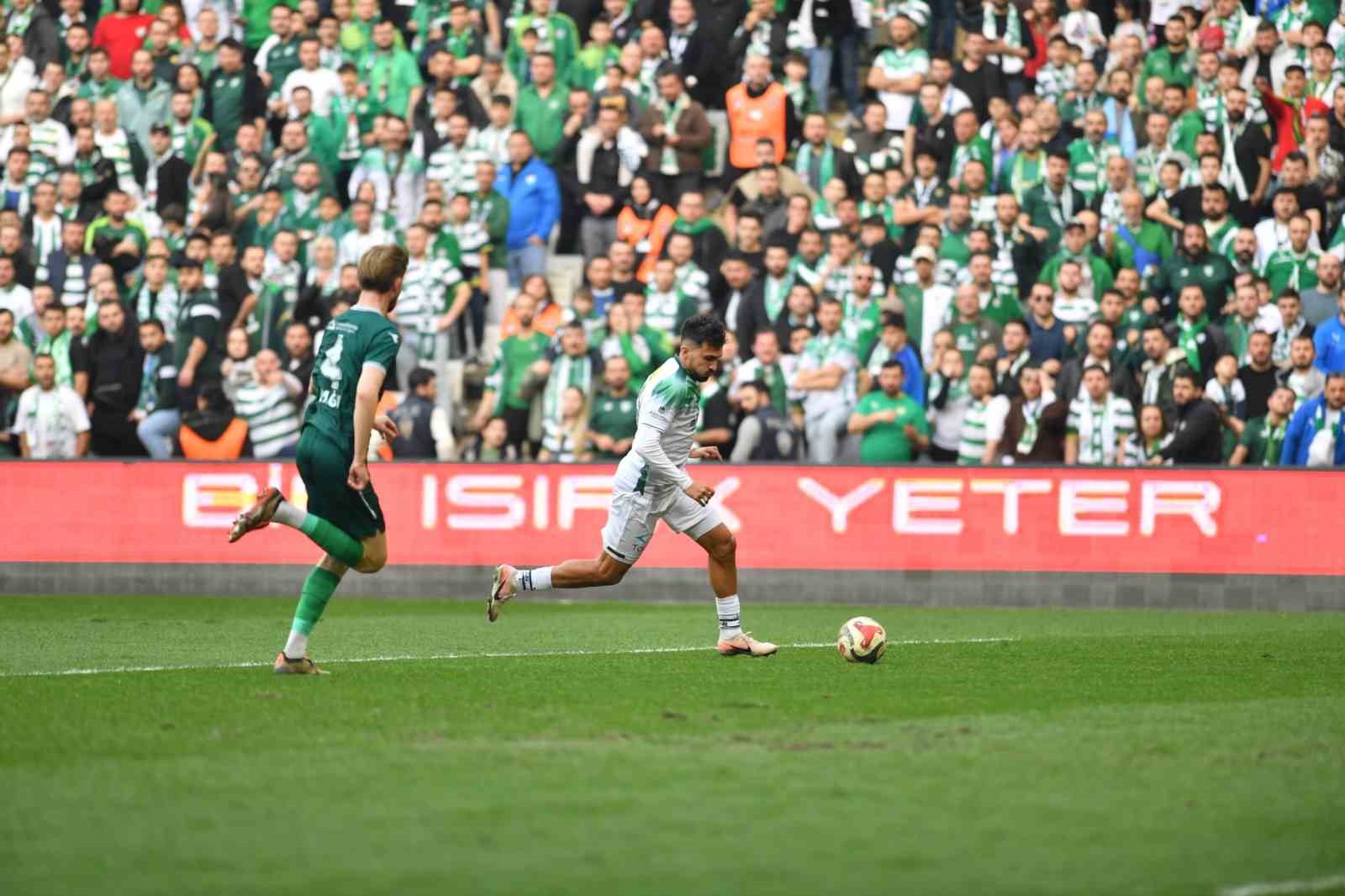 Bursaspor sahasında Kırklarelispor&rsquo;u farklı ge&ccedil;ti
