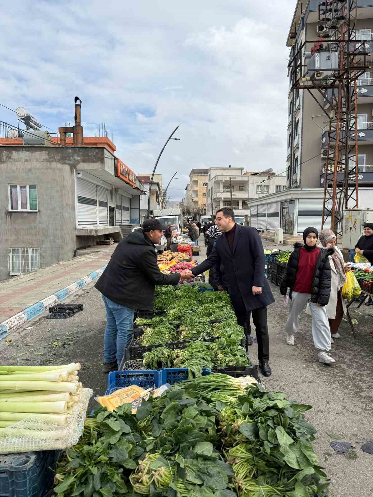 Gerc&uuml;ş Kaymakamı &Ouml;ztaş, pazar esnafı bile bir araya geldi

