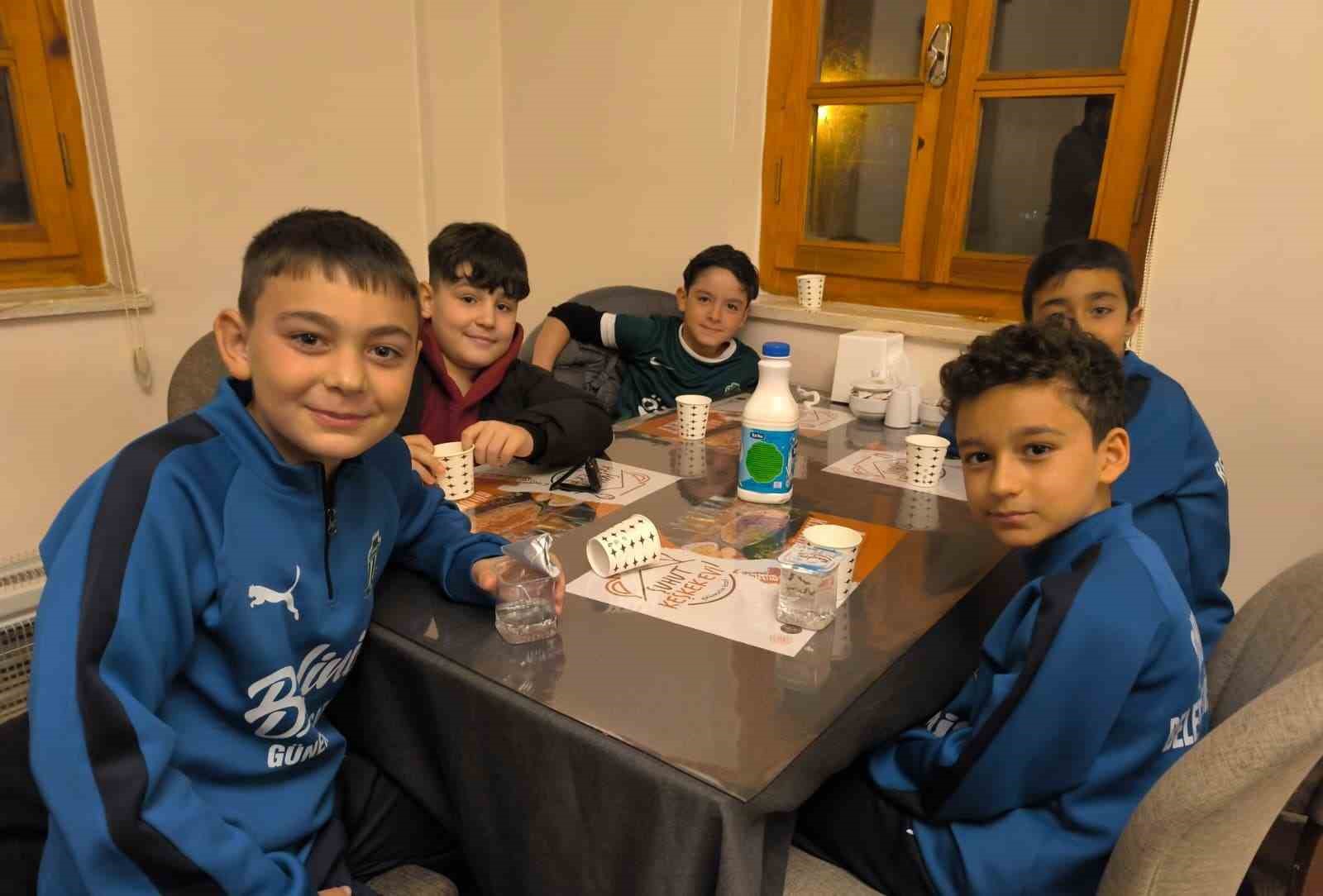 Minik kramponlar moral depoladı