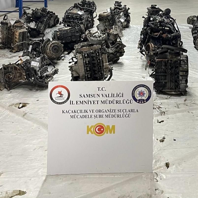 Samsun&rsquo;da 13 g&uuml;mr&uuml;k ka&ccedil;ağı otomobil motoru ele ge&ccedil;irildi
