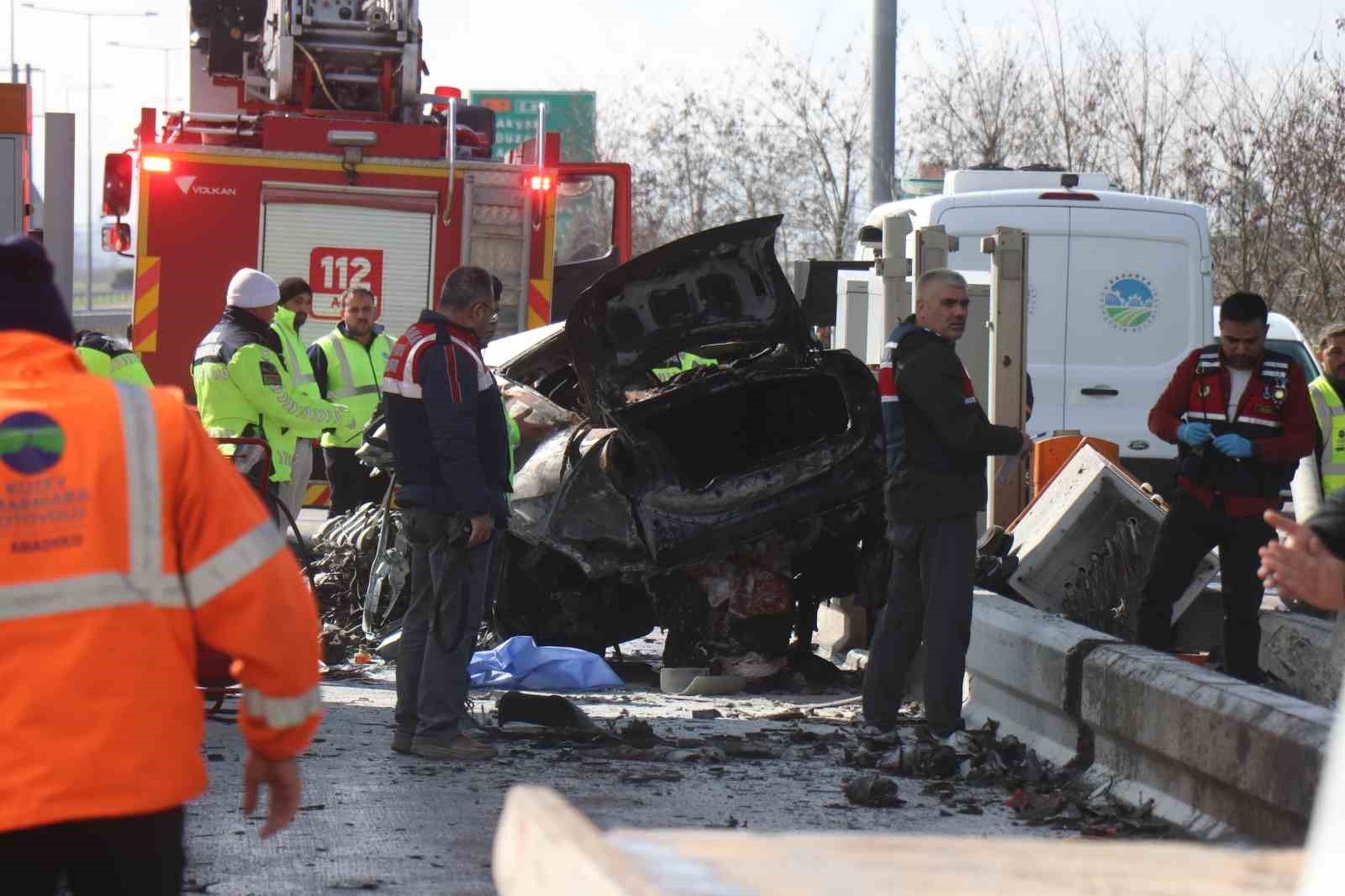Kuzey Marmara Otoyolu&rsquo;ndaki feci kazada &ouml;len s&uuml;r&uuml;c&uuml; toprağa verildi
