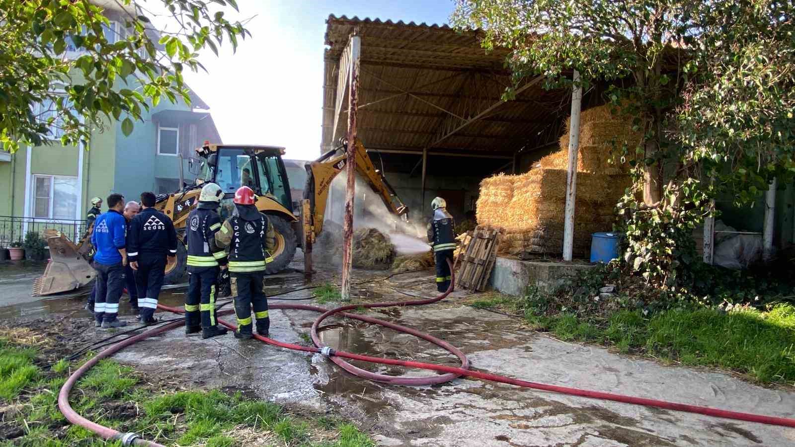 Harada çıkan yangında 70 balya saman yandı