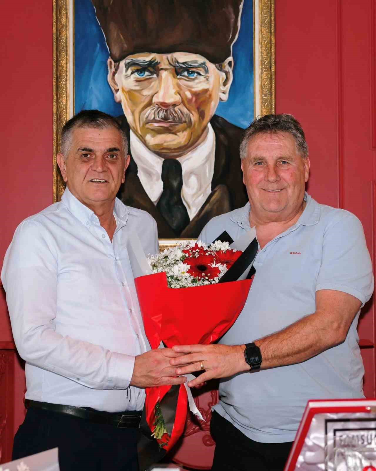 Samsunspor&rsquo;un yeni Teknik Direkt&ouml;r&uuml; Fink, Samsun&rsquo;a geldi
