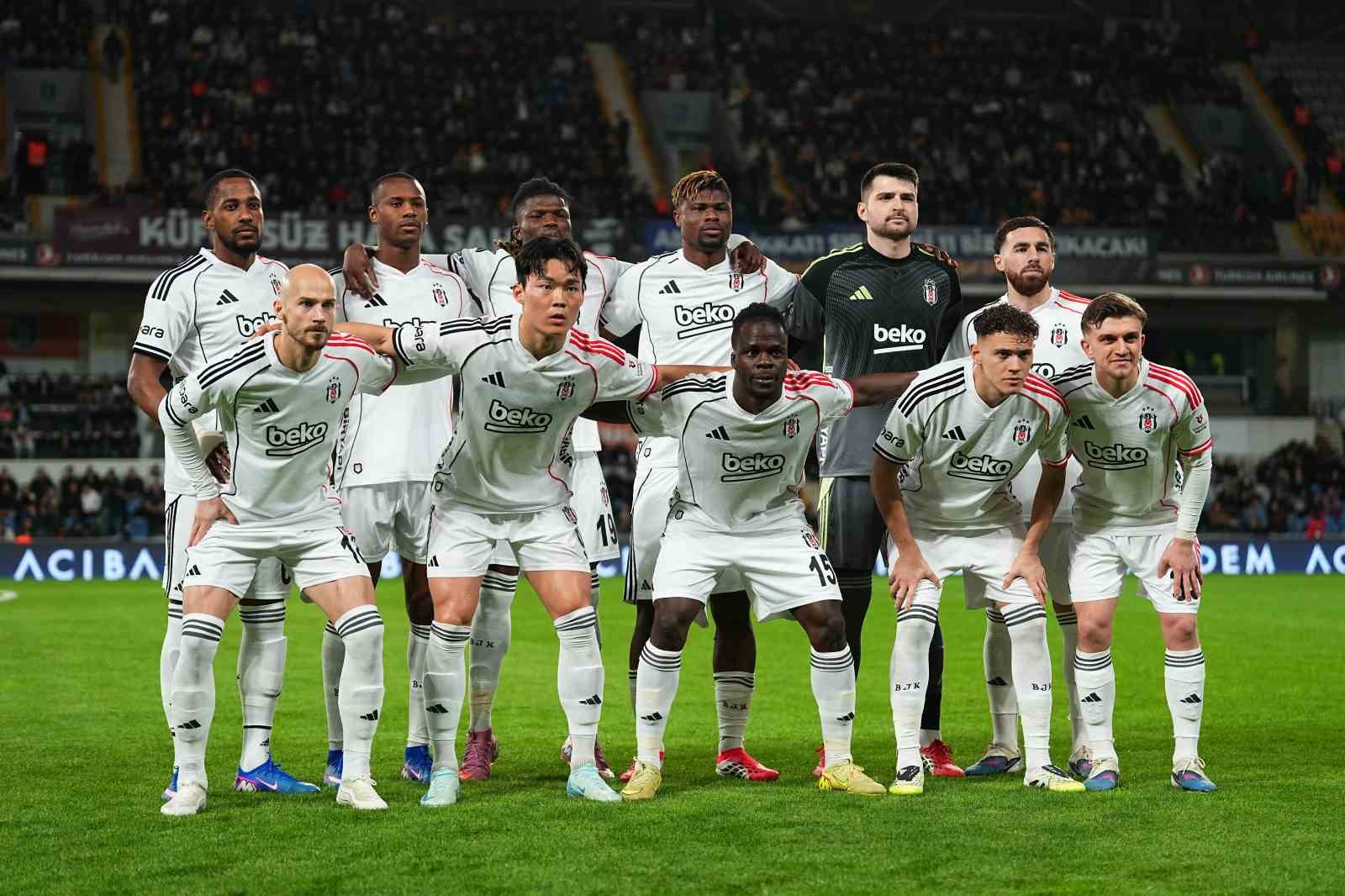 Trendyol S&uuml;per Lig: RAMS Başakşehir: 0 - Beşiktaş: 0 (Ma&ccedil; devam ediyor)
