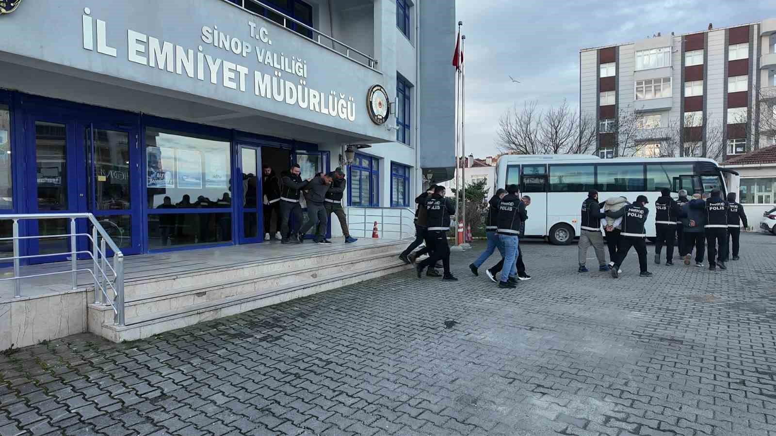 Sinop&rsquo;ta zehir tacirlerine ağır darbe: 10 tutuklama
