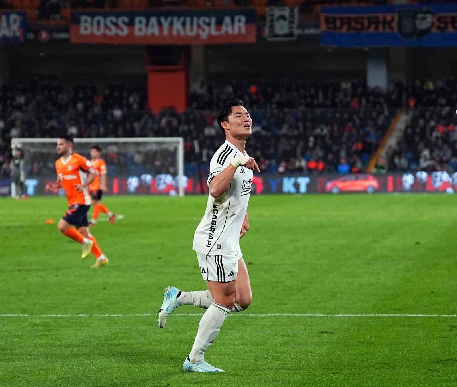 Trendyol Süper Lig: RAMS Başakşehir: 1 - Beşiktaş: 1 (İlk yarı)