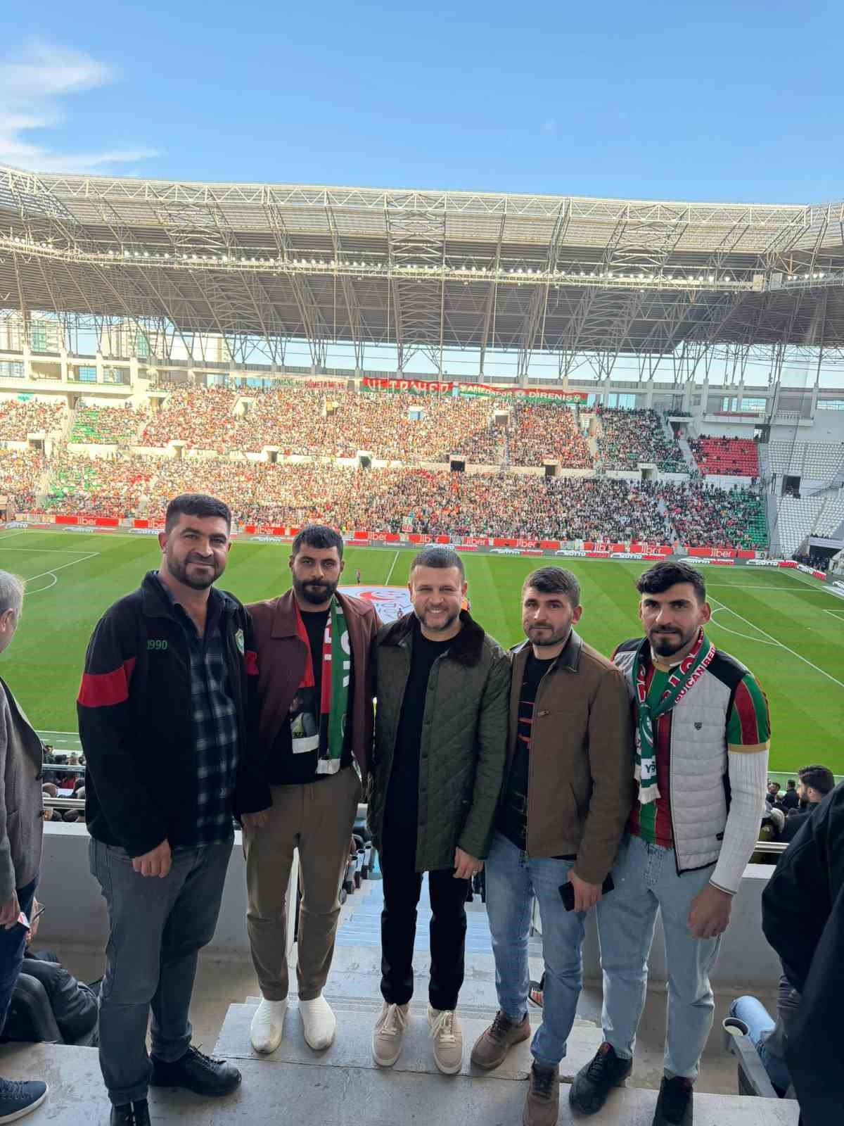 Eğil&rsquo;in minikleri Amed Sportif Faaliyetler - Sakaryaspor ma&ccedil;ında ilk kez trib&uuml;n heyecanı yaşadı
