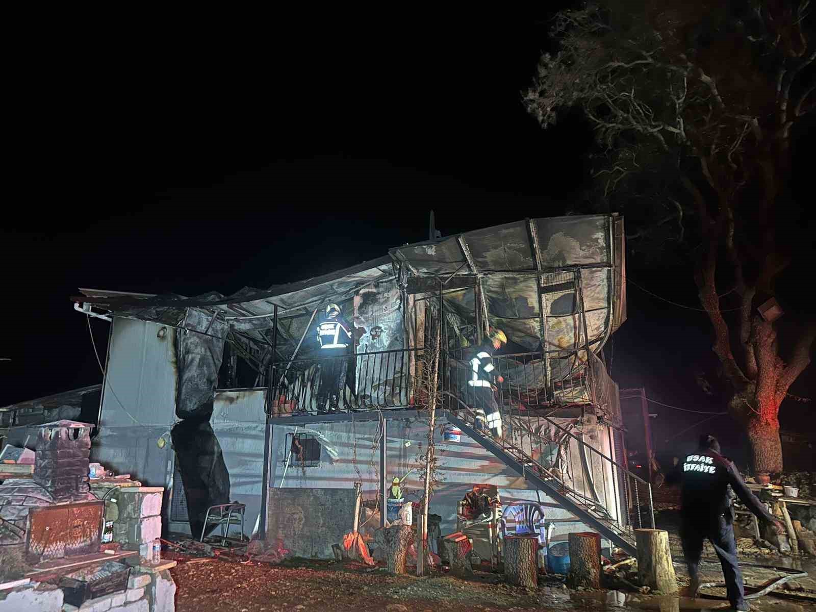 Prefabrik evde çıkan yangında karı-koca hayatını kaybetti