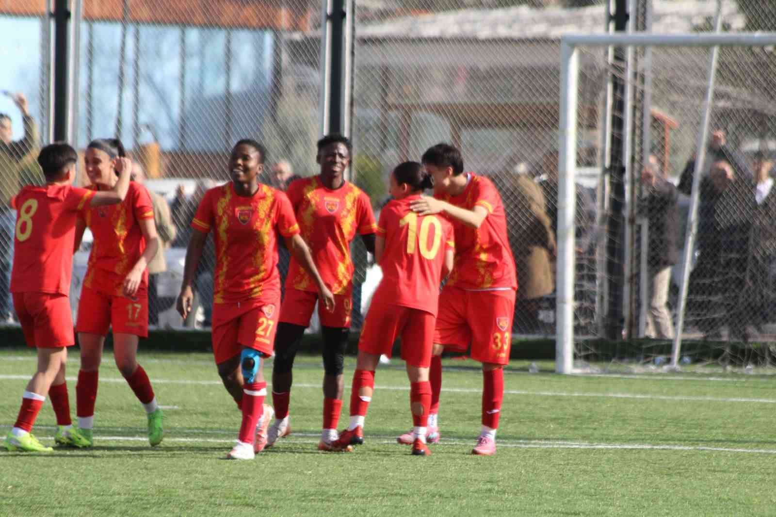 Kayseri Kadın FK şampiyon oldu