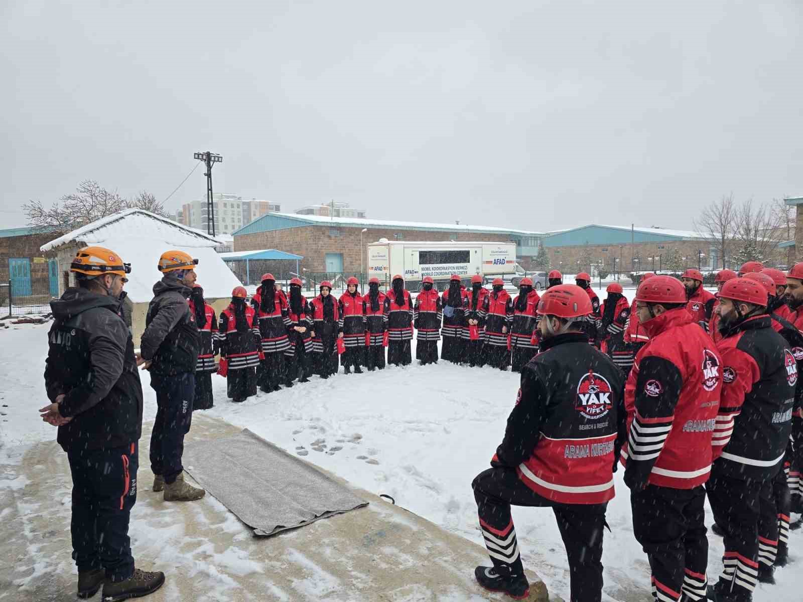 Van’da gönüllü ekip AFAD akreditasyonunu başarıyla aldı