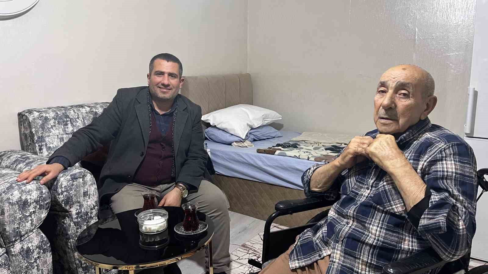 Sel&ccedil;uk Yay: "B&uuml;y&uuml;klerimiz bizim baş tacımızdır"
