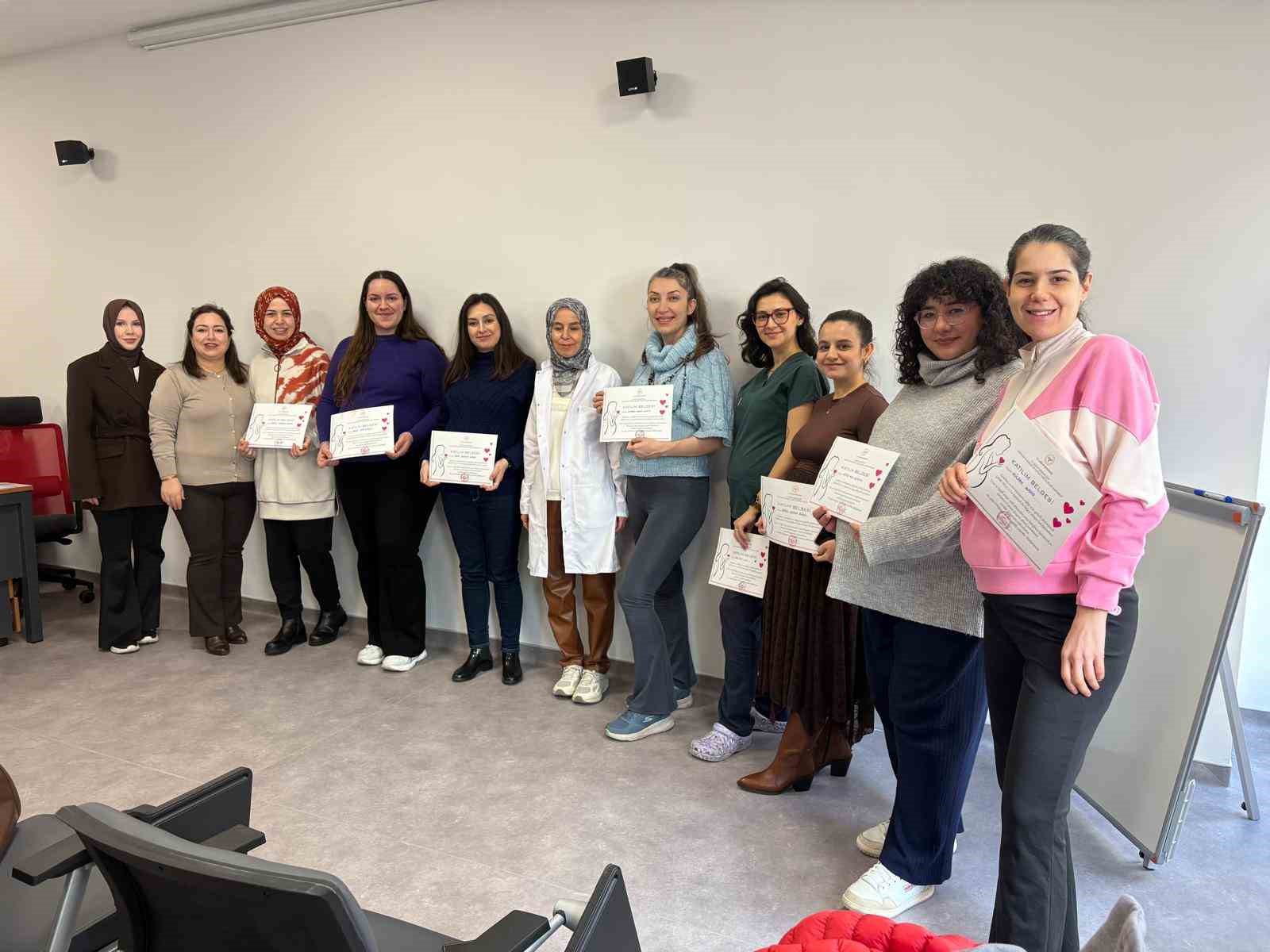 Aydın Şehir Hastanesi Gebe Okulu’nun ilk mezunları belgelerini aldı