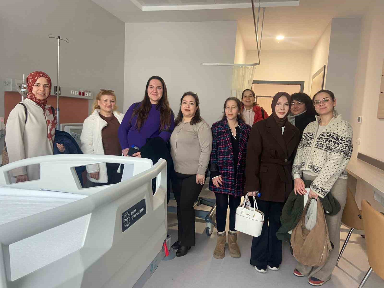 Aydın Şehir Hastanesi Gebe Okulu&rsquo;nun ilk mezunları belgelerini aldı
