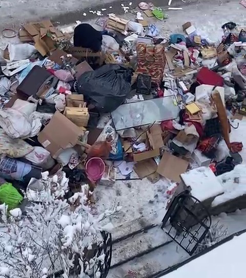 Evden tonlarca &ccedil;&ouml;p &ccedil;ıktı
