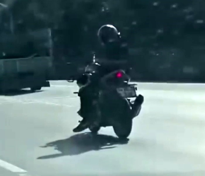 Arnavutköy-Sultangazi yolunda tehlikeli motosiklet yolculuğu