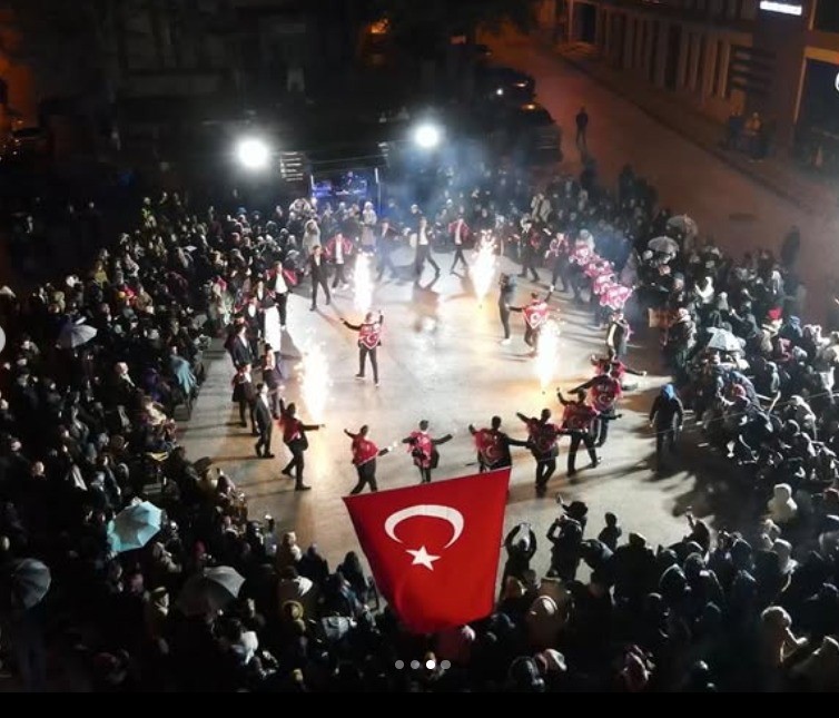 Bilecik&rsquo;te jandarma 30 gen&ccedil; i&ccedil;in toplu asker eğlencesi d&uuml;zenledi
