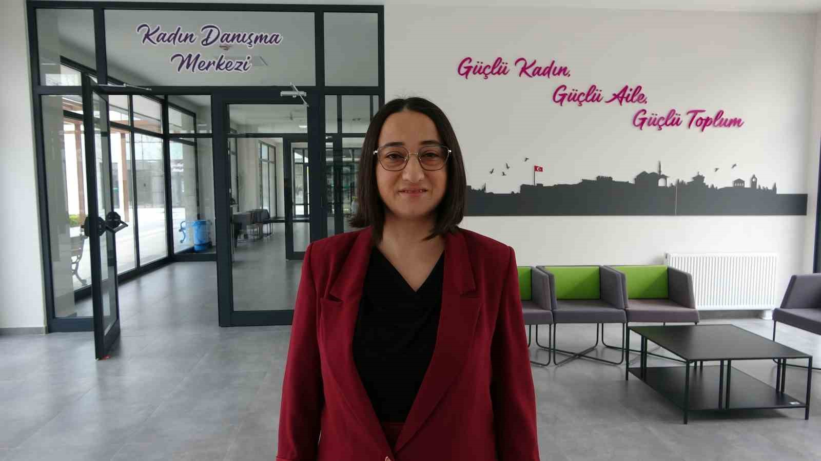 Kadın Danışma Merkezi&rsquo;nden binlerce kişiye &uuml;cretsiz danışmanlık hizmeti veriliyor
