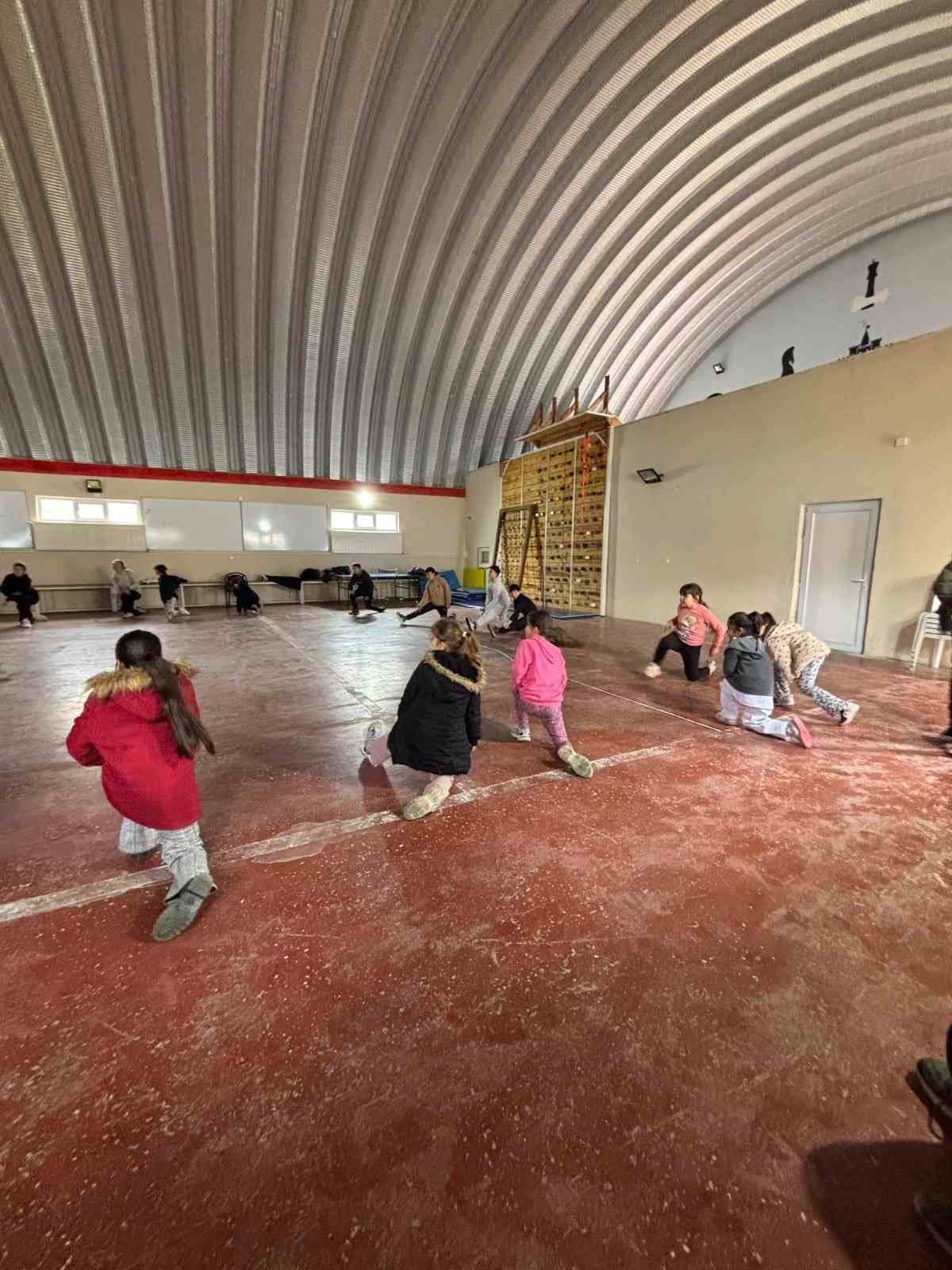 Sofular k&ouml;y&uuml;&rsquo;nde taekwondo seferberliği
