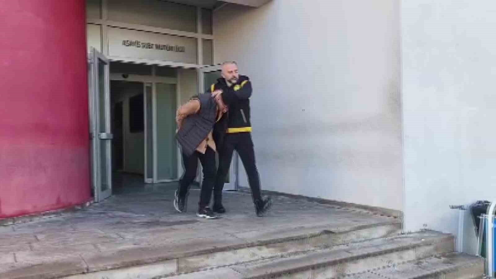 Motosiklet çaldılar, gezerken yakalandılar