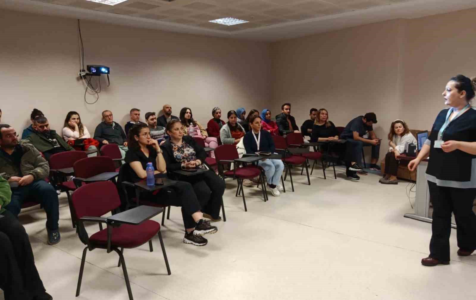 Nazilli’de sağlık çalışanlarına eğitim