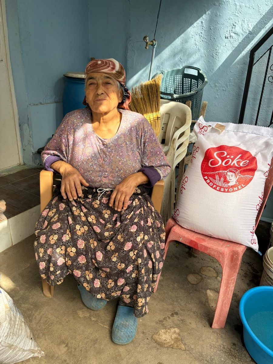 Aydın&rsquo;da ilk leyleği g&ouml;rd&uuml;, bir &ccedil;uval unu kaptı
