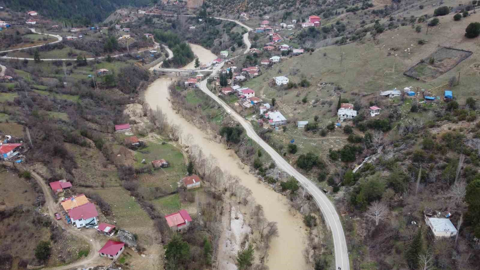 Adana&rsquo;yı Kayseri ve Sivas&rsquo;a bağlayan g&uuml;zergahta ulaşım kontroll&uuml; sağlanıyor
