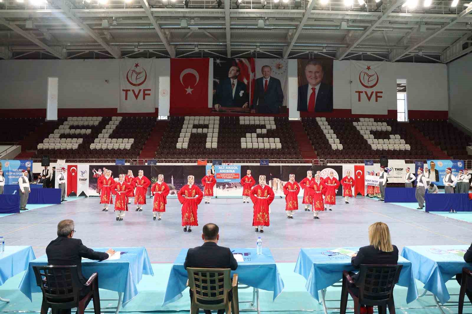 Elazığ’da geleneksel ezgilerle büyük rekabet