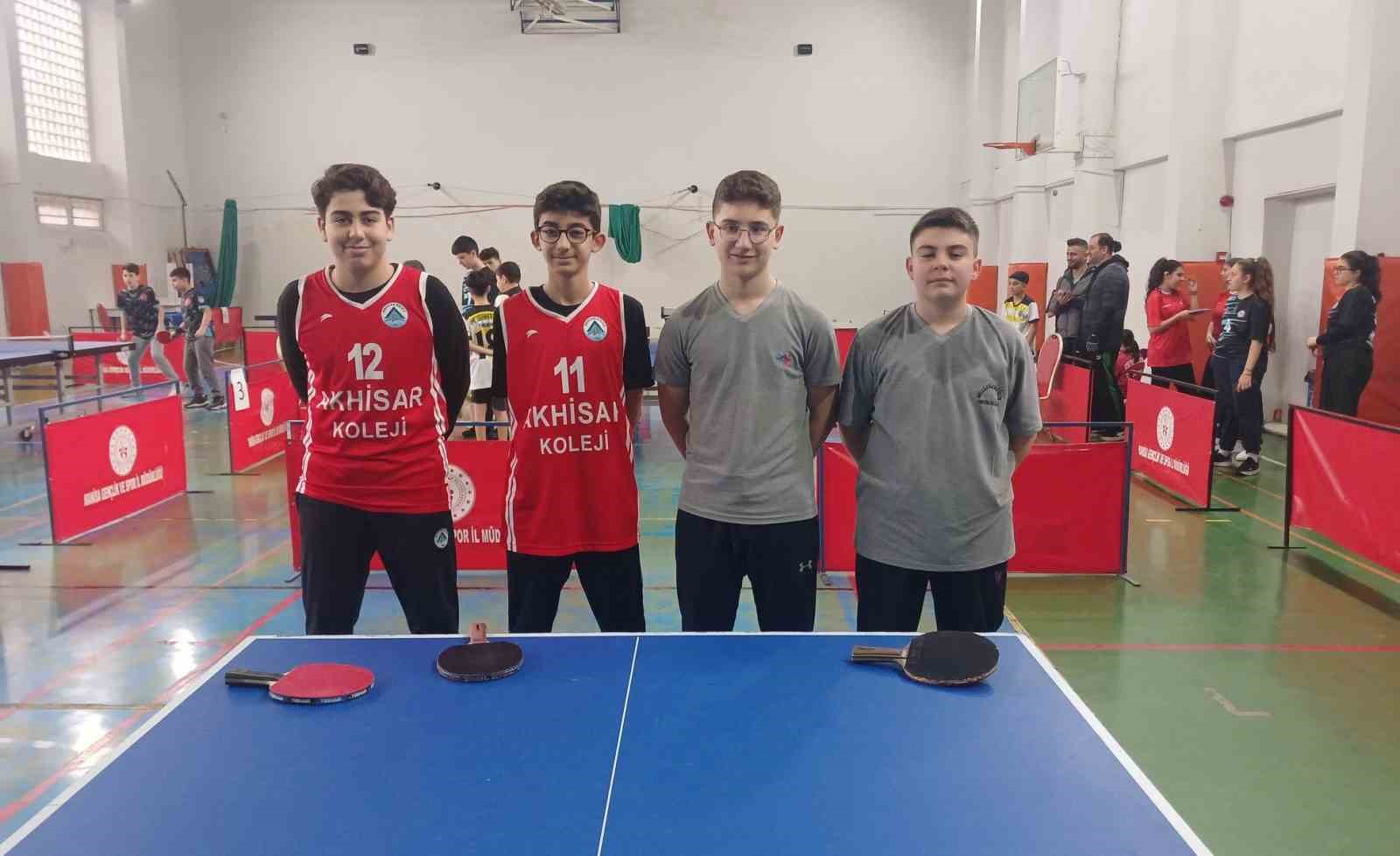 Salihli&rsquo;nin yıldız tenis&ccedil;ileri Manisa&rsquo;da şampiyon oldu
