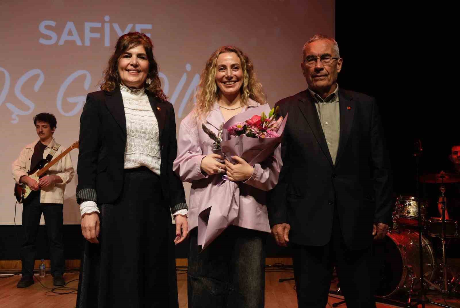 Kartal&rsquo;da Sevgililer G&uuml;n&uuml; coşkusu
