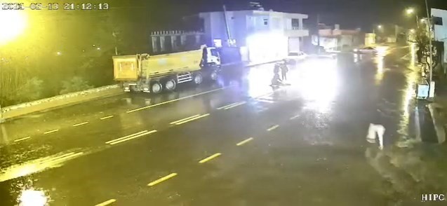 Otomobilin &ccedil;arptığı yaşlı yaya hayatını kaybetti
