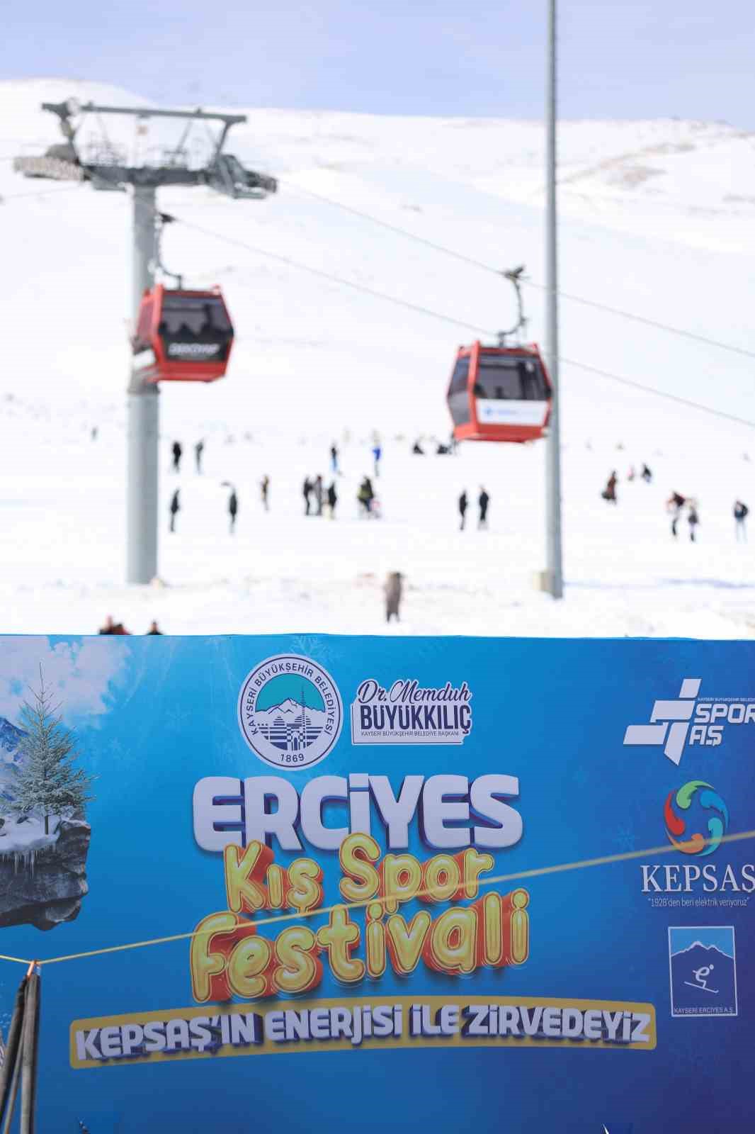 Erciyes Kış Spor Festivali’ne binlerce katılım
