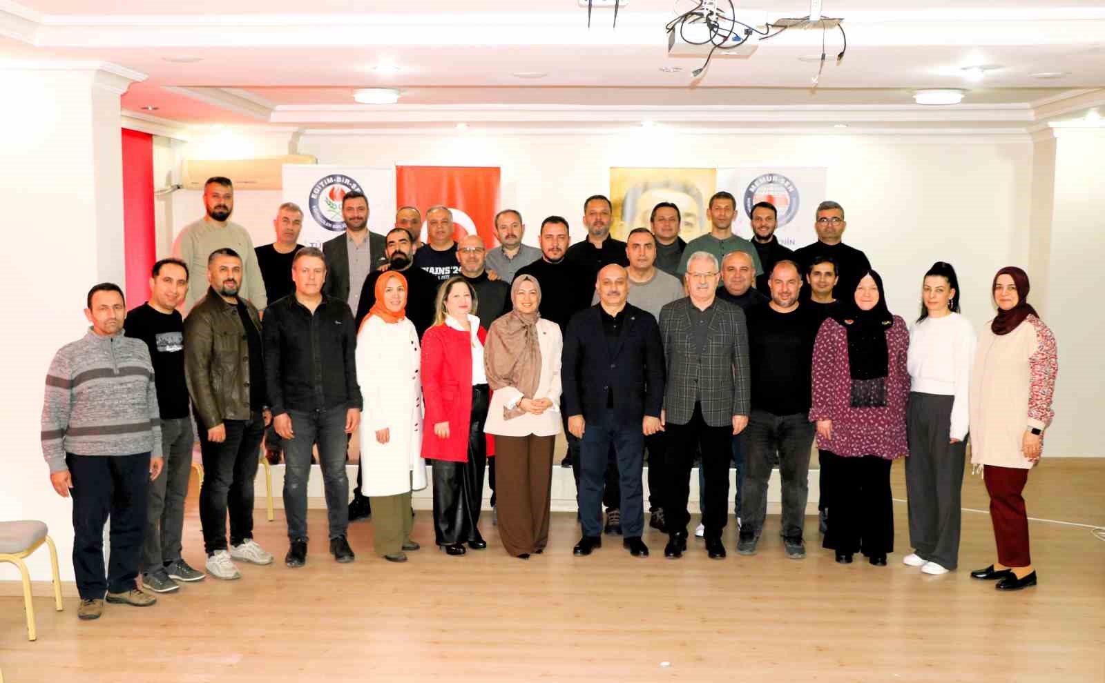 Eğitim-Bir-Sen il&ccedil;e başkanları ve kadınlar komisyonu istişare toplantısında buluştu
